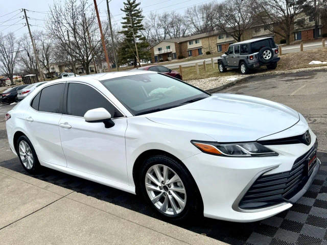 2021 Toyota Camry LE FWD photo