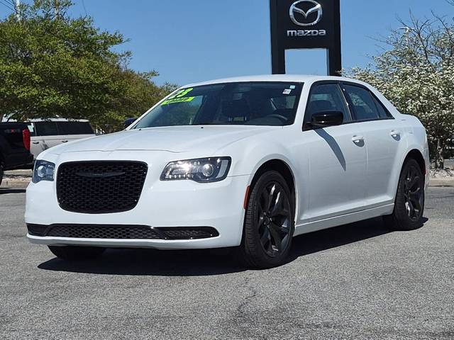 2023 Chrysler 300 Touring RWD photo