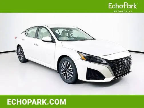 2023 Nissan Altima 2.5 SV FWD photo