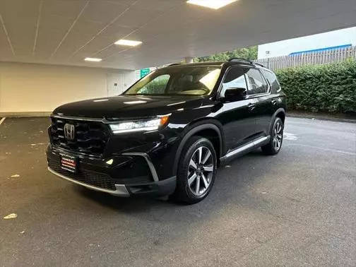 2023 Honda Pilot Touring AWD photo