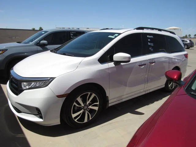 2023 Honda Odyssey Touring FWD photo