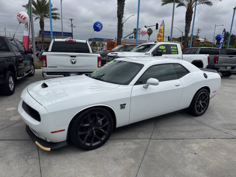 2023 Dodge Challenger R/T RWD photo