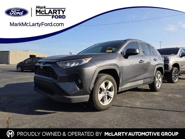2021 Toyota RAV4 XLE FWD photo