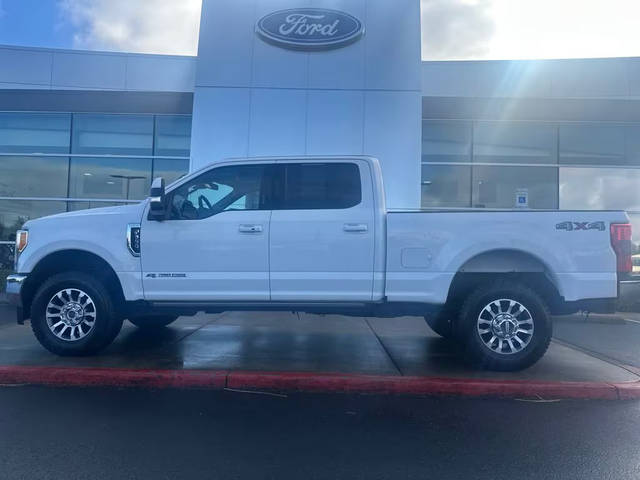 2019 Ford  LARIAT 4WD photo