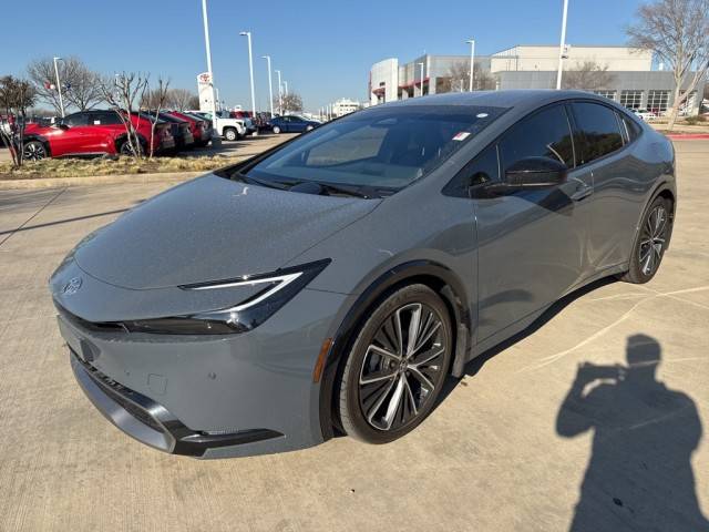 2023 Toyota Prius XLE FWD photo