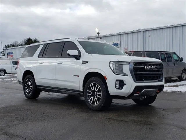 2023 GMC Yukon XL AT4 4WD photo