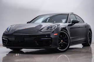 2023 Porsche Panamera 4 AWD photo