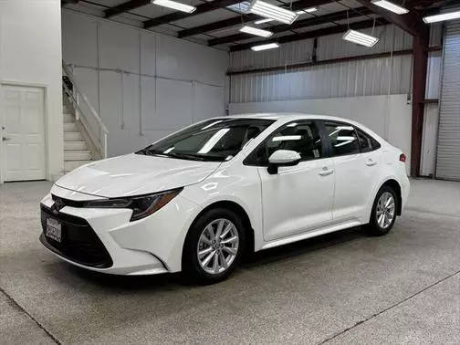 2023 Toyota Corolla LE FWD photo