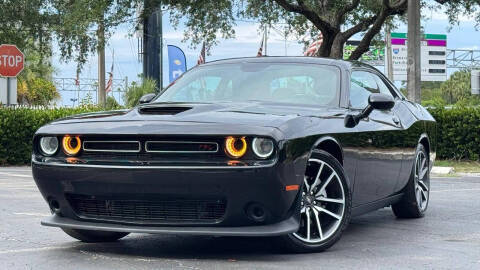 2023 Dodge Challenger R/T RWD photo