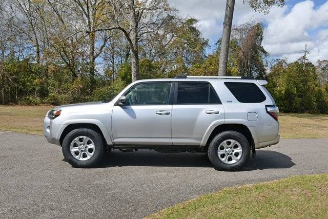 2021 Toyota 4Runner SR5 RWD photo