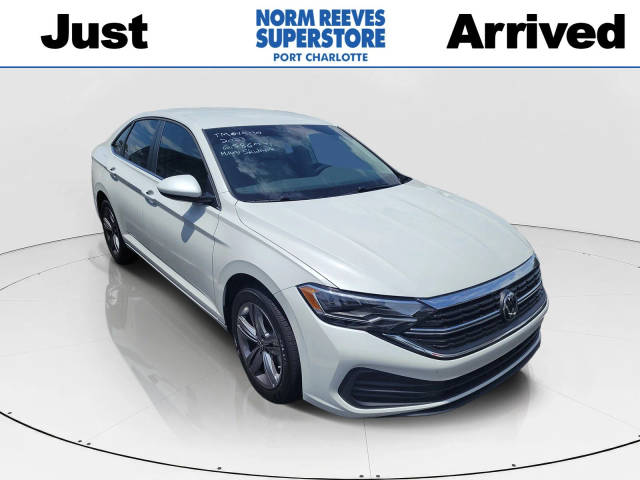 2023 Volkswagen Jetta SE FWD photo