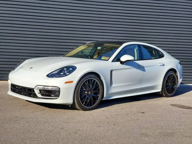 2023 Porsche Panamera Platinum Edition RWD photo