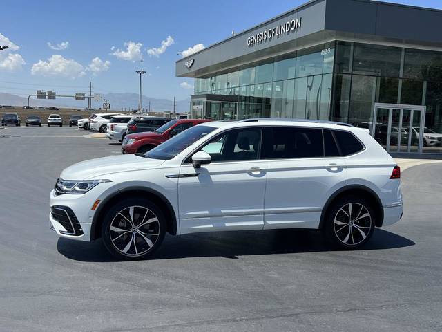2023 Volkswagen Tiguan SEL R-Line AWD photo