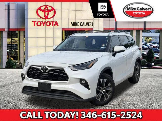 2022 Toyota Highlander XLE FWD photo