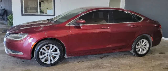 2015 Chrysler 200 Limited FWD photo