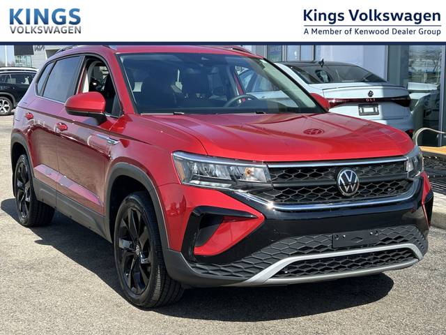 2023 Volkswagen Taos SE FWD photo