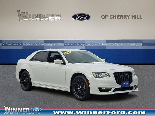 2023 Chrysler 300 Touring L AWD photo