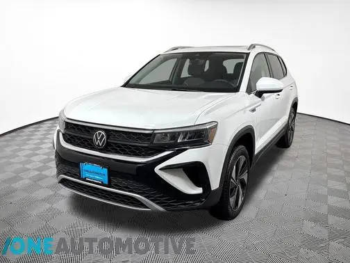 2023 Volkswagen Taos SE AWD photo