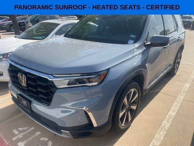 2023 Honda Pilot Touring FWD photo