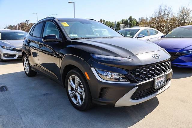 2023 Hyundai Kona SEL FWD photo