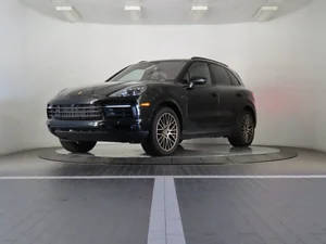 2023 Porsche Cayenne Platinum Edition E-Hybrid AWD photo