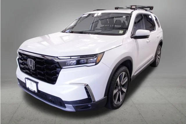 2023 Honda Pilot Touring AWD photo