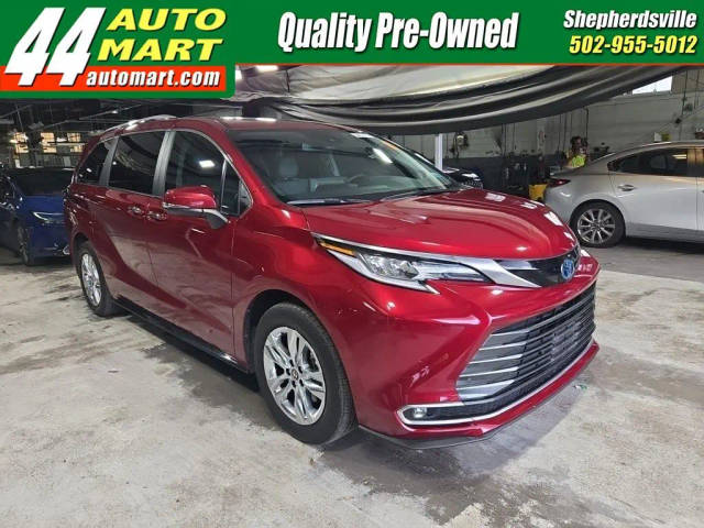 2023 Toyota Sienna Limited FWD photo