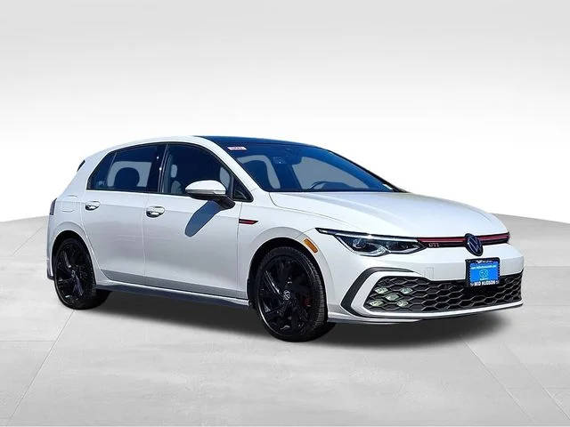 2023 Volkswagen Golf GTI SE FWD photo