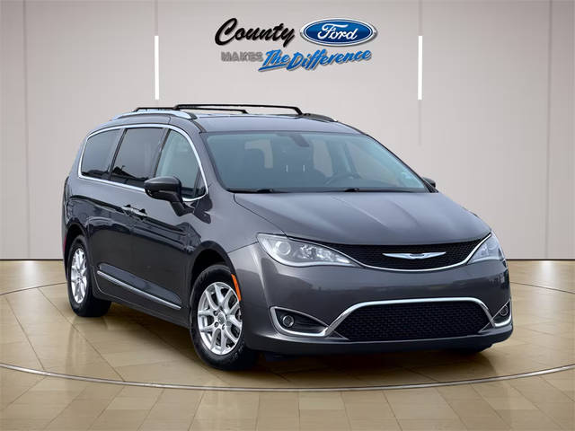 2020 Chrysler Pacifica Minivan Touring L FWD photo
