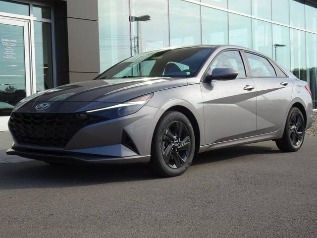 2023 Hyundai Elantra SEL FWD photo