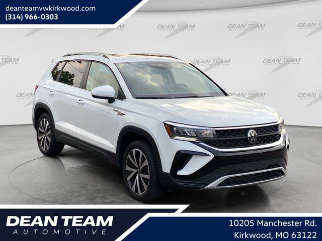 2023 Volkswagen Taos SE FWD photo
