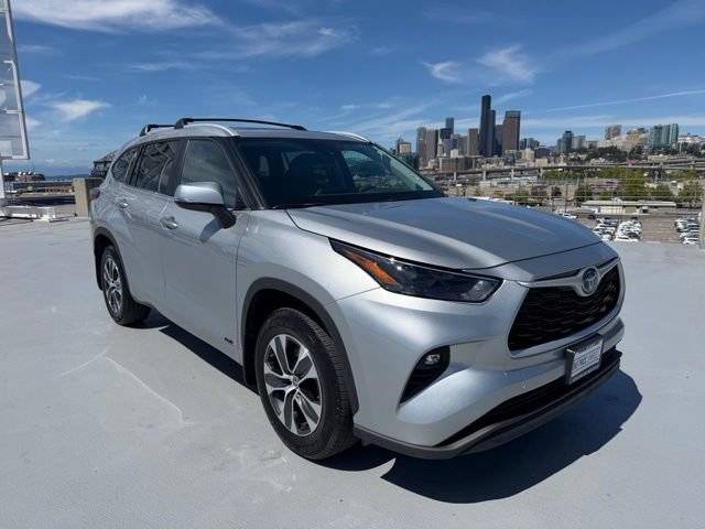 2023 Toyota Highlander Hybrid XLE AWD photo