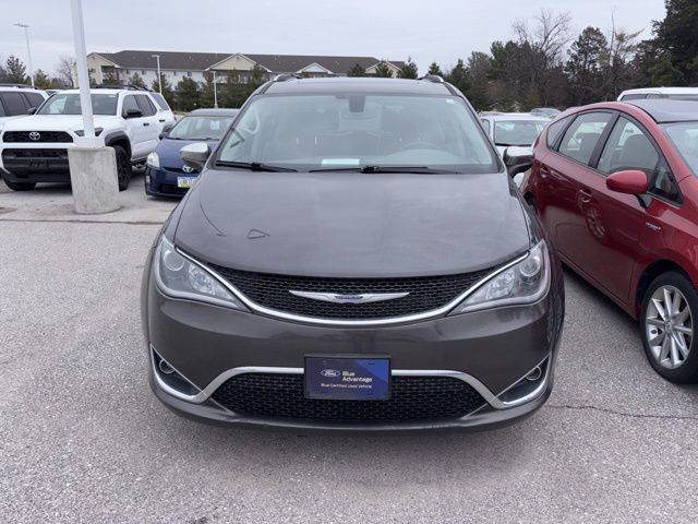 2020 Chrysler Pacifica Minivan Limited FWD photo