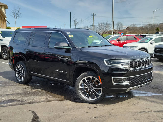 2023 Jeep Wagoneer Series III 4WD photo