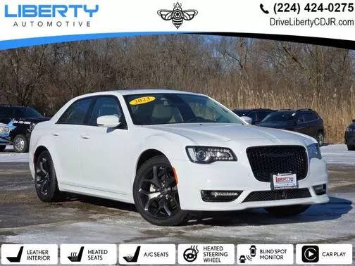 2023 Chrysler 300 Touring L RWD photo