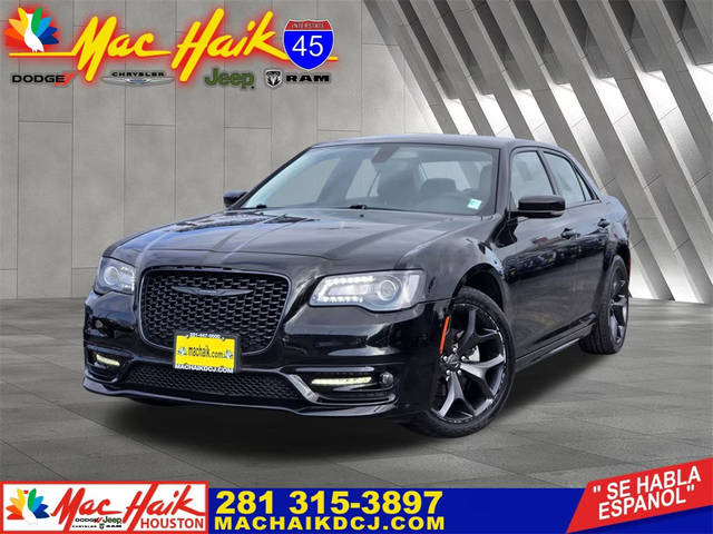 2023 Chrysler 300 Touring L RWD photo