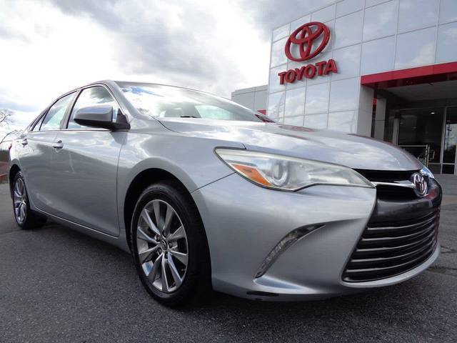 2015 Toyota Camry XLE FWD photo