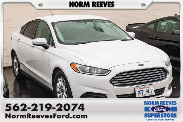 2015 Ford Fusion S FWD photo