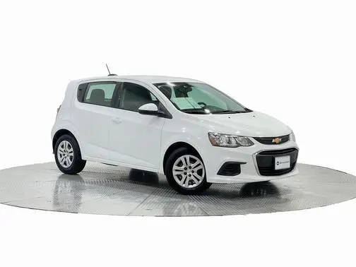 2017 Chevrolet Sonic LT FWD photo