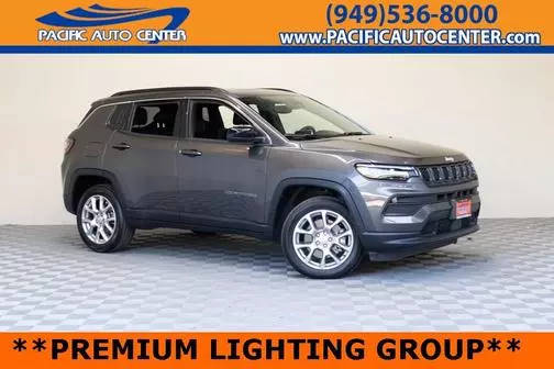 2023 Jeep Compass Latitude Lux 4WD photo