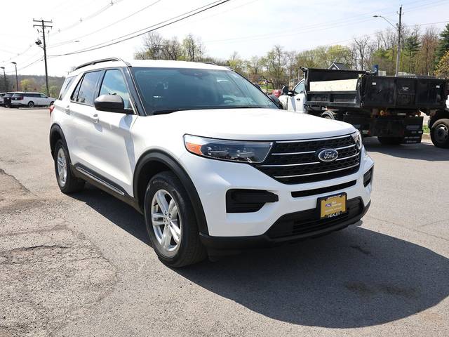 2023 Ford Explorer XLT 4WD photo