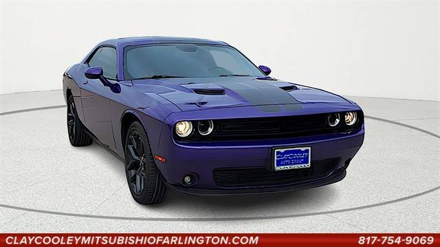 2023 Dodge Challenger SXT RWD photo