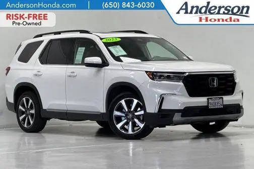 2023 Honda Pilot Touring FWD photo