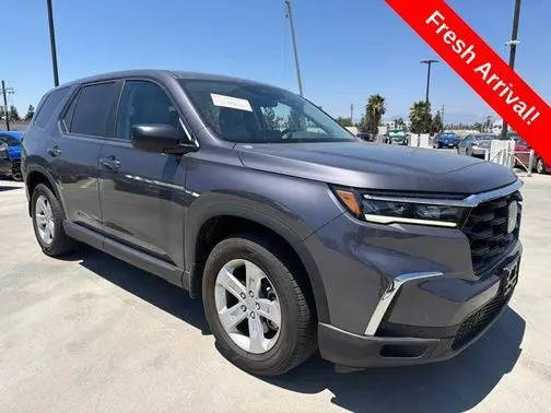 2023 Honda Pilot LX FWD photo