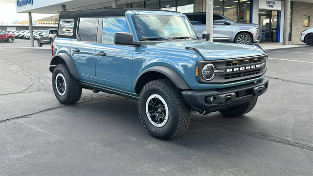 2023 Ford Bronco 4 Door Black Diamond 4WD photo