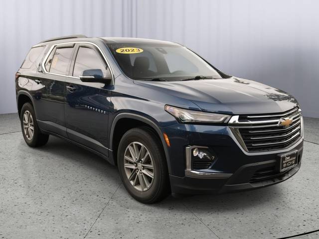 2023 Chevrolet Traverse LT Cloth AWD photo
