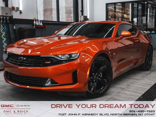 2023 Chevrolet Camaro 2LT RWD photo