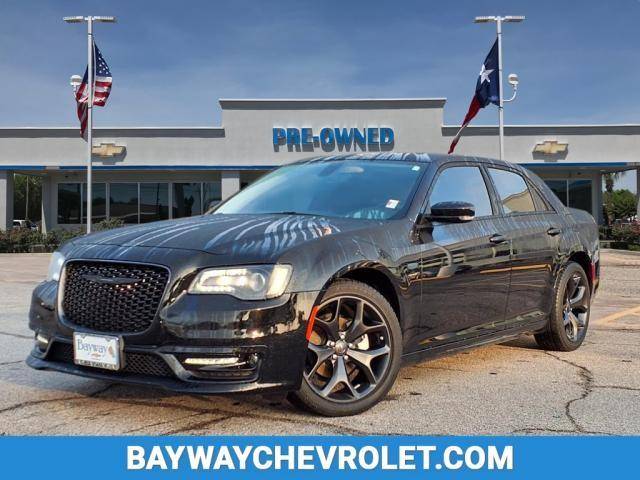 2023 Chrysler 300 Touring L RWD photo