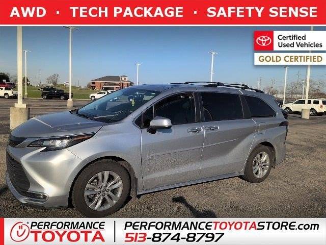 2023 Toyota Sienna XLE AWD photo
