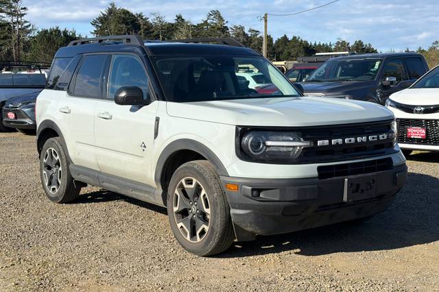 2023 Ford Bronco Sport Outer Banks 4WD photo
